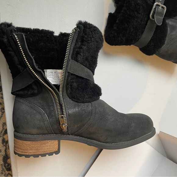 UGG Australia Boot #1008220 Black leather boots with Buckle Size 7  US - Picture 10 of 12